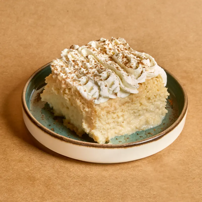 Tres leches cremoso con canela Tronco Grill